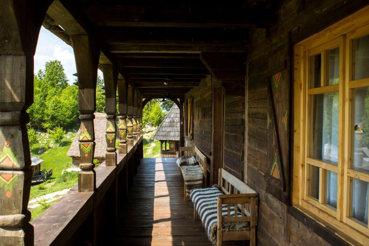 Hôtel Raven'S Nest à Sălciua de Jos Extérieur photo